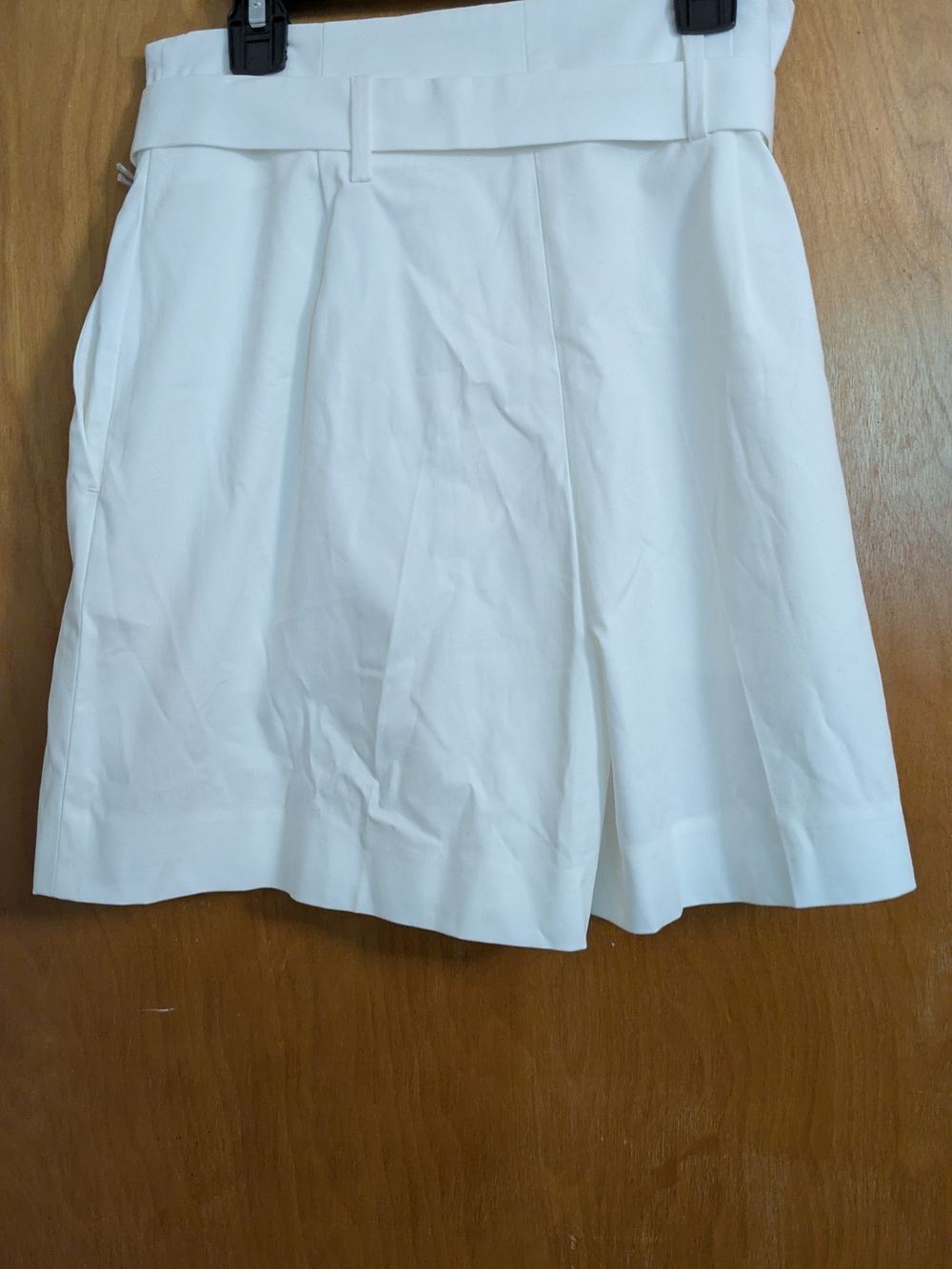 $70 💵 Eleventy Ivory Tie-Waist Shorts - Picture 2 of 14
